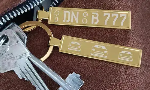 gravierte schlüsselanhänger Gold mit Schlüsseln schlüsselanhänger gravieren lassen