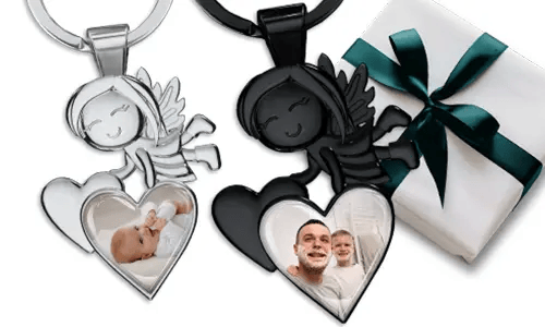 Llavero de ángel guardián con foto de tu hijo en un corazón