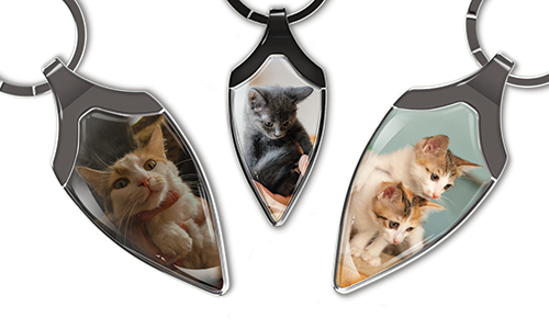 Personalised keychain shield with photo of your cat