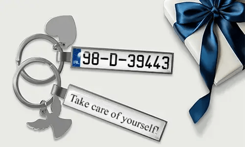 Personalizowany breloczek do kluczy z tablicą rejestracyjną dla najlepszych przyjaciół