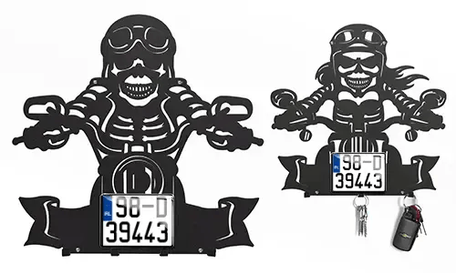 Keyholder wall with skeleton for motorcyclists