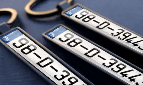 Porte-clés en métal personnalisable avec gravure de chiffres et texte sur mesure