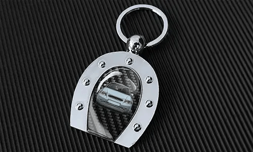 gallery-photo-horseshoe-keychain-1