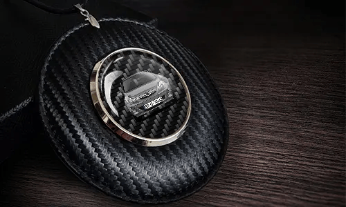 autospiegelanhänger mit foto auf dem Tisch Rückspiegelanhänger